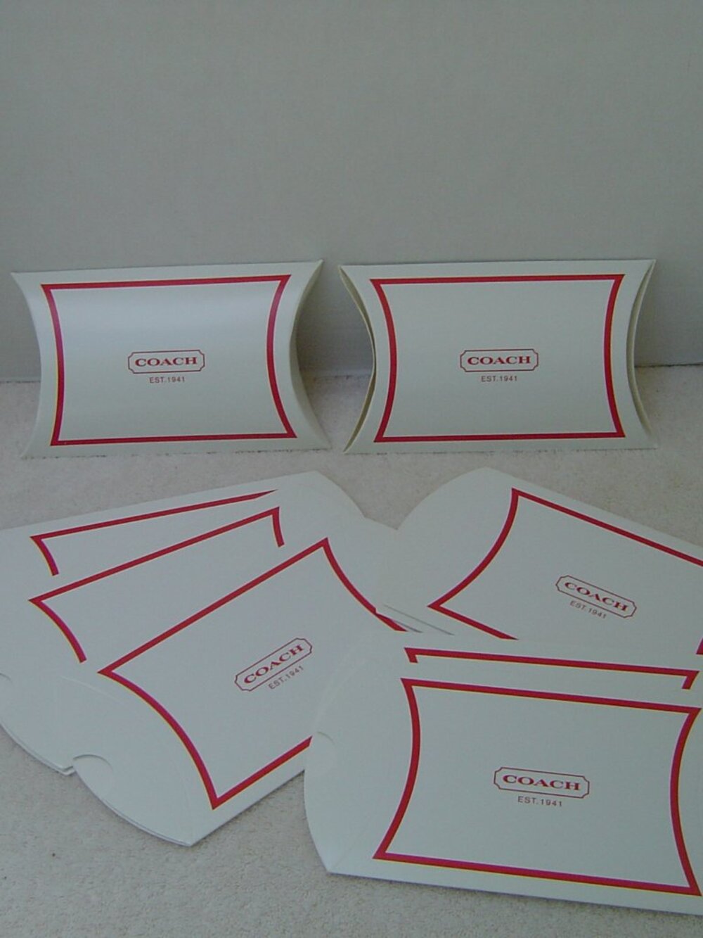 AUTHENTIC COACH LOT OF 10 WHITE AND RED POP UP SMALL BOXES    NEW WITHOUT TAGS - Picture 7 of 7